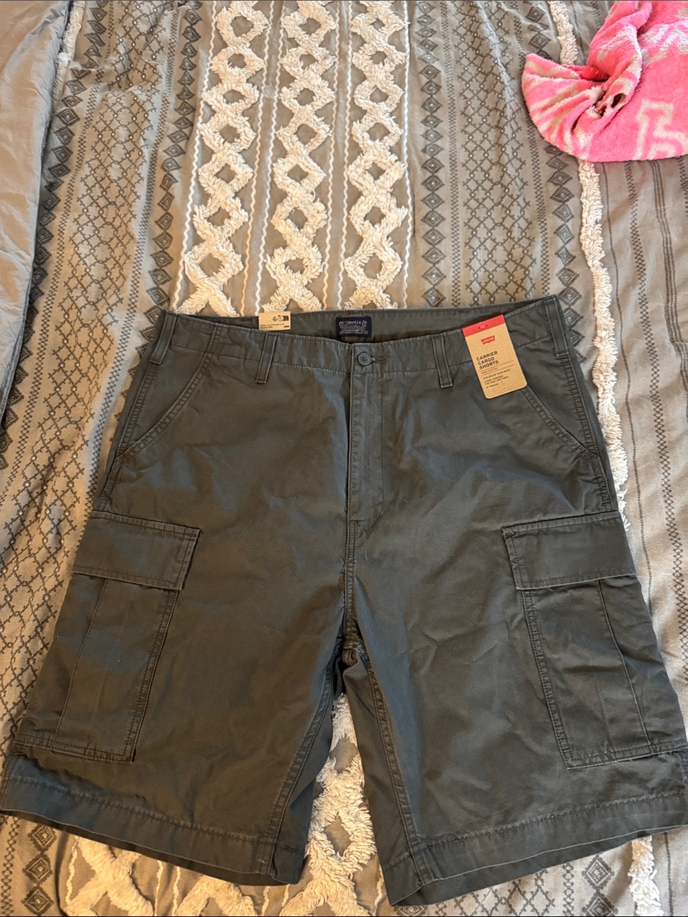 NWT Levi’s Utility Cargo Shorts